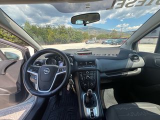 Opel Meriva 2011-thumb-12