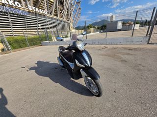 Piaggio Beverly 300i 2012-thumb-4