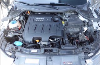 Audi A1 2011-thumb-5