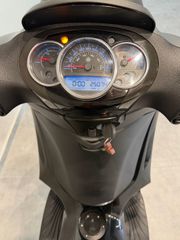 Piaggio Beverly 300i 2015 piaggio Beverly 300-thumb-8
