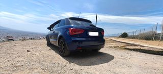 Audi A1 2011 S-line-thumb-2