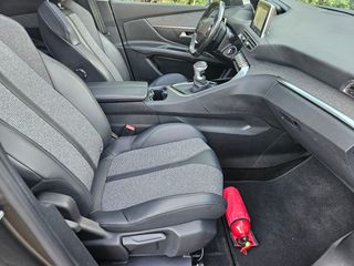 Peugeot 3008 2018 1.5 DIESEL  ALLURE  NAVI - PANORAMA-thumb-6