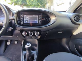 Toyota Aygo (X) 2022 'X-PLAY,-ΟΘΟΝΗ-ΚΑΜΕΡΑ-O ΤΕΛΗ-BOOK SERVICE-thumb-29