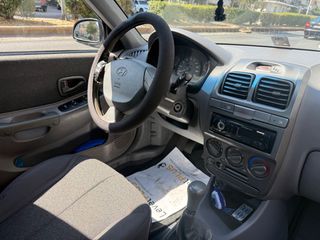 Hyundai Accent 2001-thumb-7