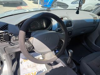 Hyundai Accent 2001-thumb-5