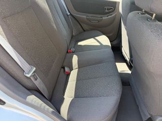 Hyundai Accent 2001-thumb-8