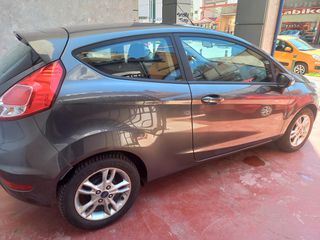 Ford Fiesta 2017-thumb-8
