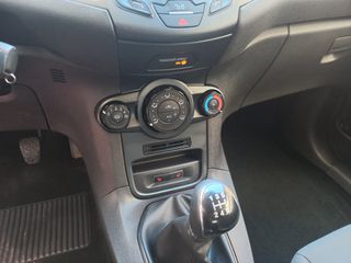 Ford Fiesta 2017-thumb-11