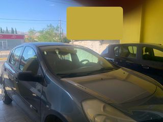 Renault Clio 2006-thumb-1