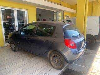 Renault Clio 2006-thumb-3
