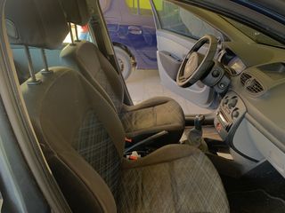 Renault Clio 2006-thumb-5
