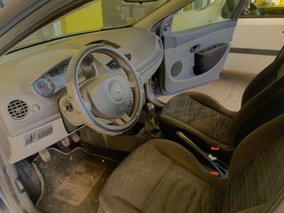 Renault Clio 2006-thumb-6