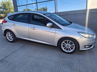 Ford Focus 2015-thumb-5
