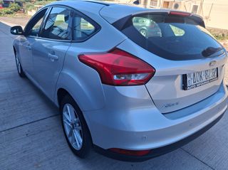 Ford Focus 2015-thumb-8