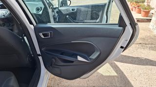 Ford Fiesta 2017-thumb-15