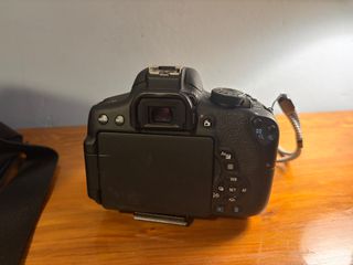 Canon Eos 750d + πολύ εξοπλισμός-thumb-2