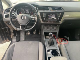Volkswagen Touran 2016 inspiration-thumb-13
