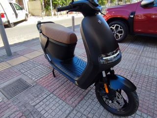 Segway E110 SE 2023 LAUNCH EDITION-thumb-1