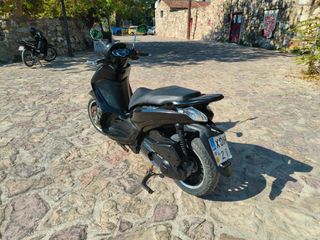 Piaggio Beverly 300i 2017 Police-thumb-2