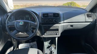Skoda Fabia 2012 1.2TDI-thumb-9