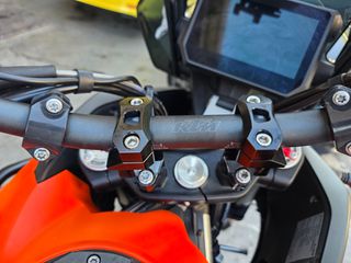 KTM 1290 Super Adventure 2019-thumb-9