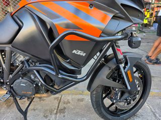 KTM 1290 Super Adventure 2019-thumb-11