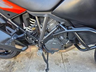 KTM 1290 Super Adventure 2019-thumb-13