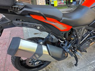 KTM 1290 Super Adventure 2019-thumb-14