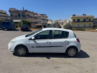 Renault Clio 2011-thumb-1
