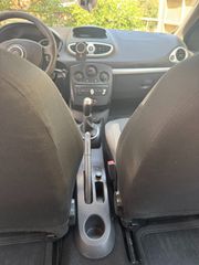 Renault Clio 2011-thumb-13