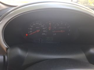 Nissan Micra 2004-thumb-10
