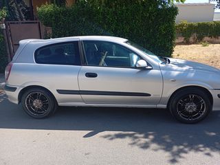 Nissan Almera 2001