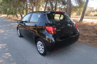 Toyota Yaris 2015-thumb-5