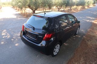 Toyota Yaris 2015-thumb-7