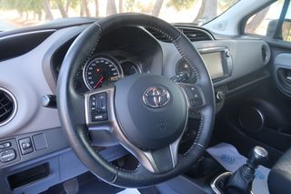 Toyota Yaris 2015-thumb-10