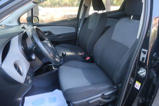 Toyota Yaris 2015-thumb-11