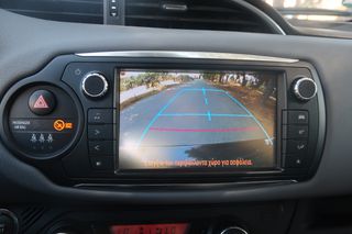 Toyota Yaris 2015-thumb-17