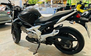 Suzuki Gladius 650 2009 ΜΟΛΙΣ 8000ΧΛΜ ! ΕΥΚΑΙΡΙΑΑ !!-thumb-1