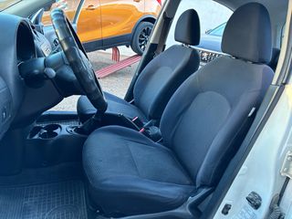 Nissan Micra 2011-thumb-12