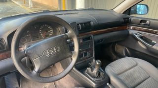 Audi A4 1996 B5-thumb-1