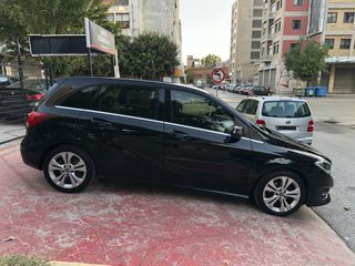Mercedes-Benz B 180 2019 Automatic diesel 1.5-thumb-3