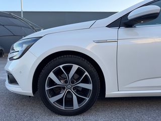 Renault Megane 2016 1.2TCe / 6TAXYTO / FULL EXTRA-thumb-11