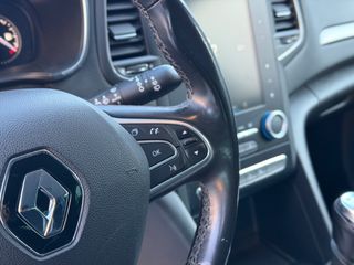 Renault Megane 2016 1.2TCe / 6TAXYTO / FULL EXTRA-thumb-31