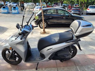 Honda SH 350i 2025-thumb-1