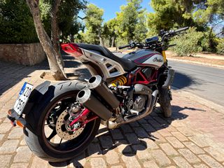 Indian FTR 1200 2025 Carbon R-thumb-1
