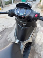 Roller / Scooter 2019 Beverly 300s-thumb-5