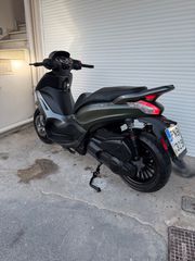 Roller / Scooter 2019 Beverly 300s-thumb-6