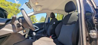 Peugeot 208 2016-thumb-10