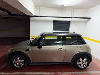 Mini Cooper 2010-thumb-1