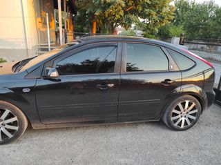 Ford Focus 2006 Ghia-thumb-8